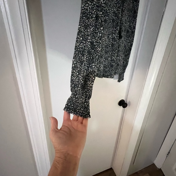 Lucky Brand Floral Print Long Sleeve Top Blouse Green/White  Size S/P - Picture 3 of 5